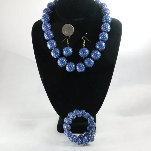 KAZURI Beads Candy TingTing 18 inch Blue/White Necklace + Earrings + Bracelet - Picture 2 of 11